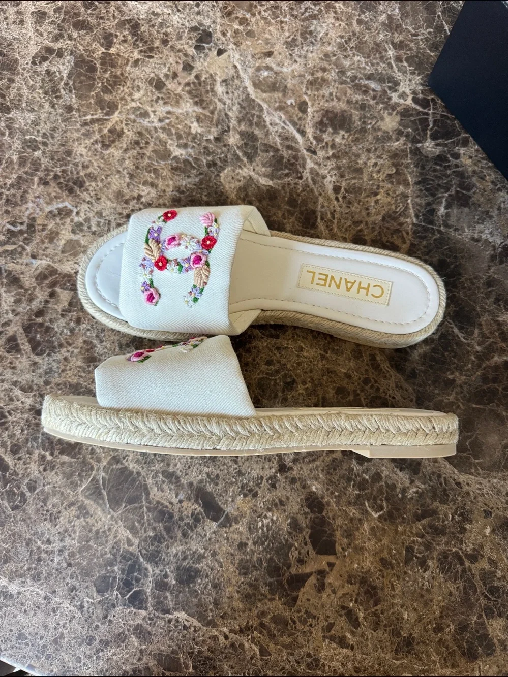 Chanel ecru floral espadrilles slides sandals flats ivory sz 39